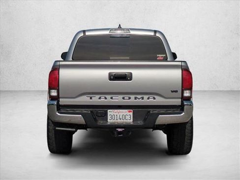 Used 2020 Toyota Tacoma SR5 image 7