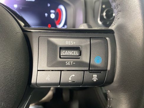 Used 2022 Nissan Rogue Platinum w/ Head-Up Display Package AWD/4WD image 23