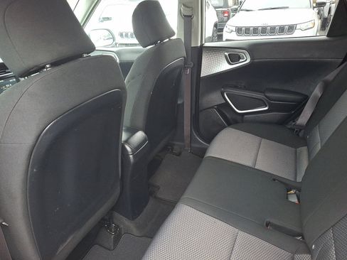 Used 2021 Kia Soul LX image 20