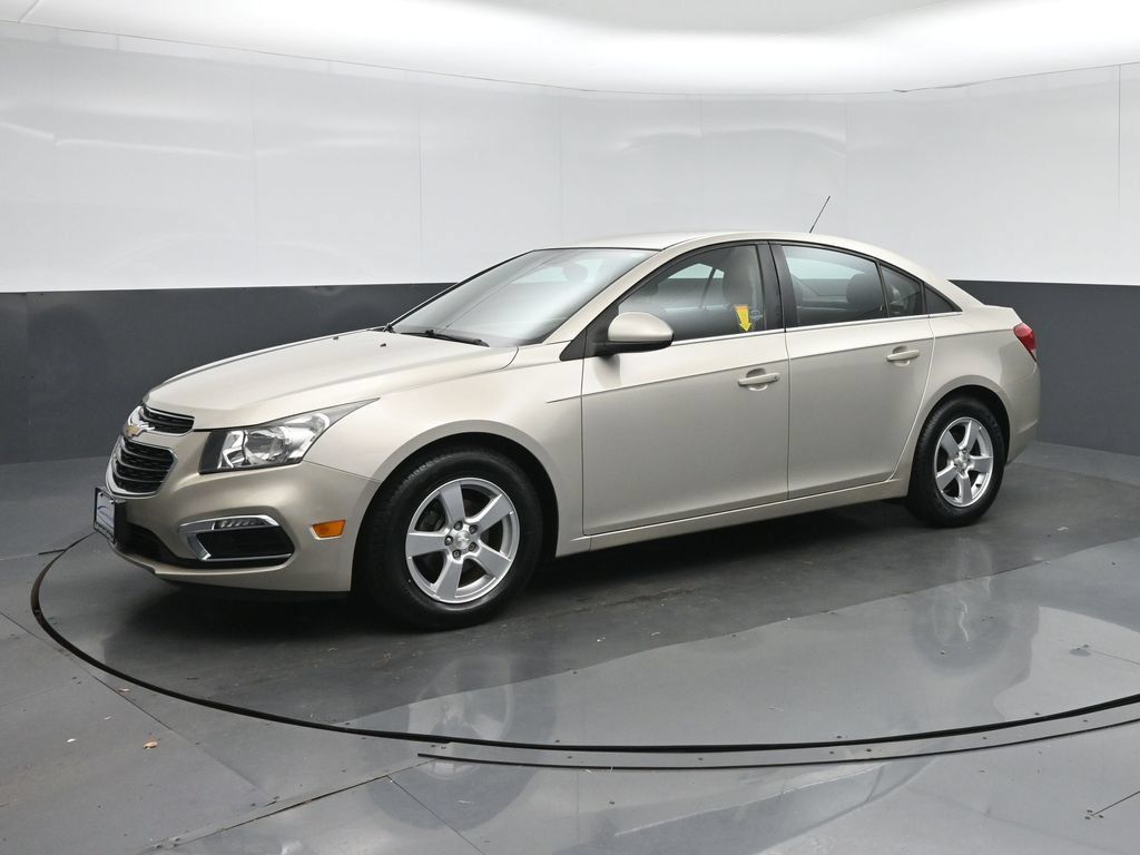 Used 2016 Chevrolet Cruze LT w/ Enhanced Safety Package FWD image 3