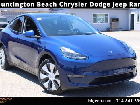 Used 2023 Tesla Model Y Long Range AWD/4WD image 1