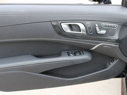 Used 2020 Mercedes-Benz SL 550 image 15