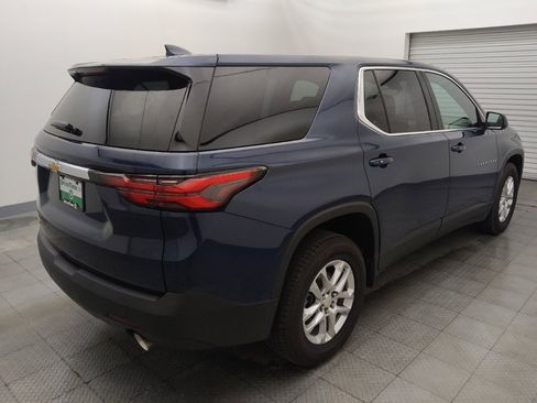 Used 2022 Chevrolet Traverse LS FWD image 9