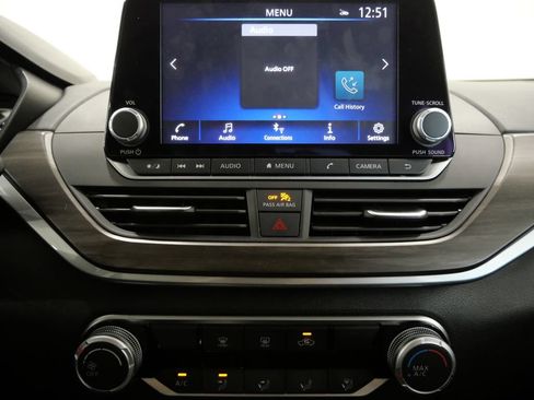 Used 2025 Nissan Altima 2.5 SV FWD image 19