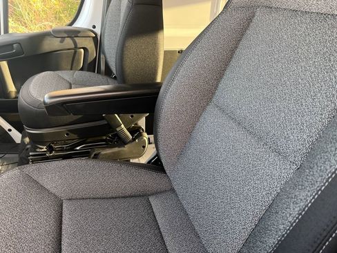 New 2026 RAM ProMaster 1500 w/ Quick Order Package 22G SLT image 12