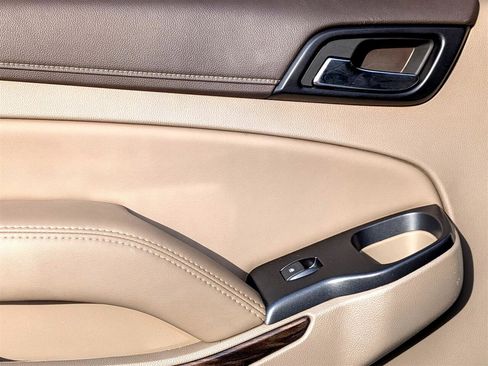 Used 2017 GMC Yukon SLT image 27