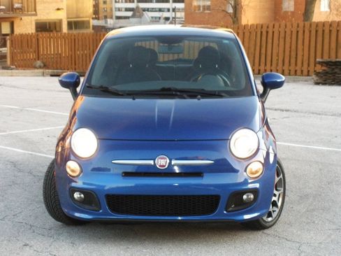 Used 2012 FIAT 500 Sport w/ Safety & Sound Pkg FWD image 5