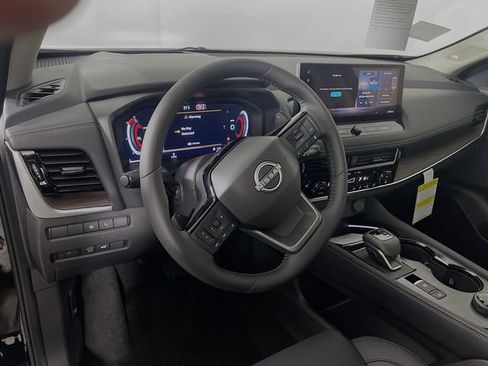 New 2026 Nissan Rogue Platinum image 7