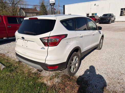 Used 2017 Ford Escape SE image 5