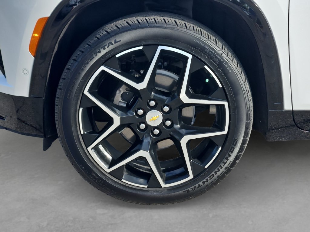 Certified 2025 Chevrolet Traverse High Country FWD image 9
