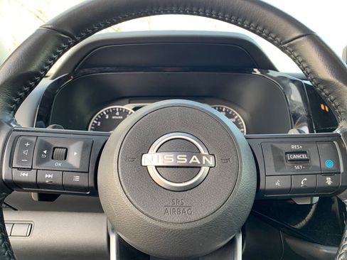 Used 2025 Nissan Pathfinder SV image 30