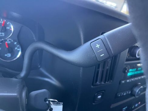 Used 2023 Chevrolet Express 2500 Extended image 18