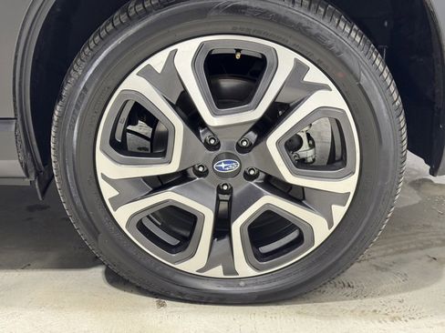 Used 2023 Subaru Ascent Limited w/ Technology Package image 8