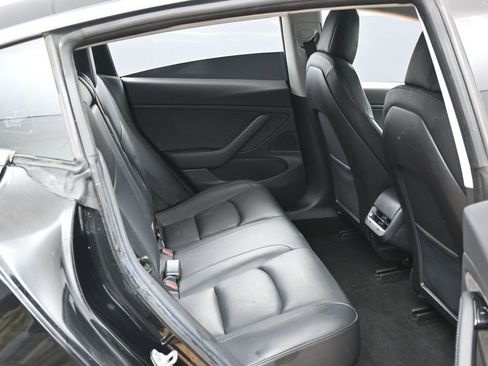 Used 2019 Tesla Model 3 Standard Range Plus image 36