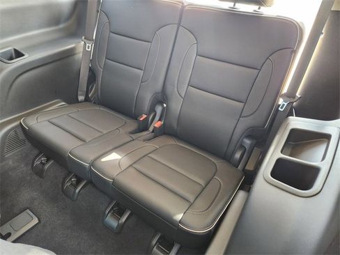 Used 2021 GMC Acadia Denali w/ Denali Technology Package image 32