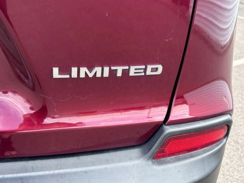 Used 2021 Jeep Cherokee Limited AWD/4WD image 8