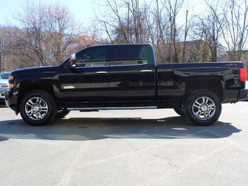 Used 2019 Chevrolet Silverado 2500 High Country w/ Duramax Plus Package AWD/4WD image 24