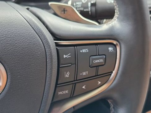 Used 2022 Lexus LS 500 w/ Accessory Package (Z1) RWD image 20