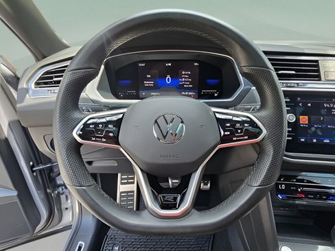 Used 2023 Volkswagen Tiguan SE R-Line FWD image 20