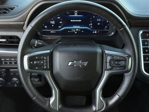 Used 2024 Chevrolet Suburban Z71 w/ Luxury Package image 14