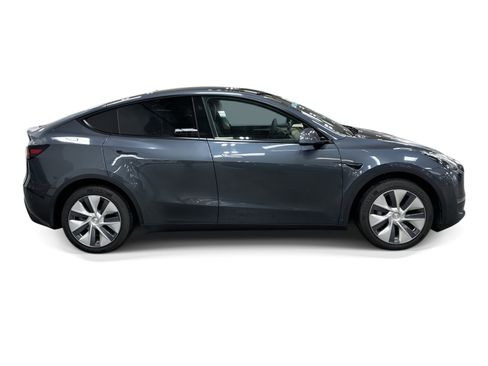 Certified 2023 Tesla Model Y AWD image 7