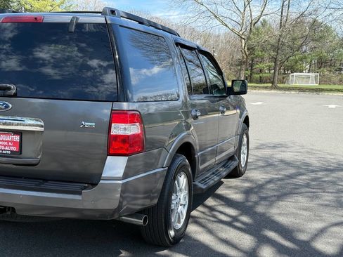 Used 2011 Ford Expedition XLT image 6