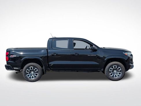 Used 2023 Chevrolet Colorado Z71 w/ Z71 Convenience Package 2 AWD/4WD image 2