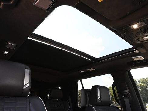 Used 2021 Cadillac Escalade Premium Luxury Platinum AWD/4WD image 27