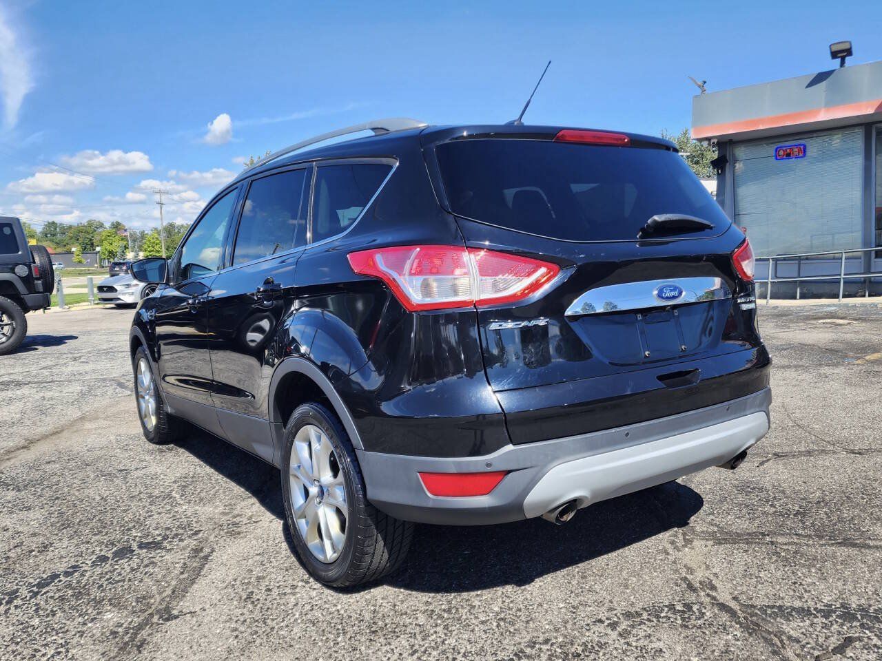 Used 2016 Ford Escape Titanium FWD image 11