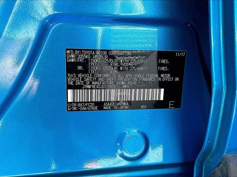 Certified 2018 Toyota RAV4 XLE FWD image 18