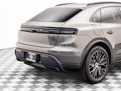New 2025 Porsche Macan 4 Electric AWD/4WD image 34