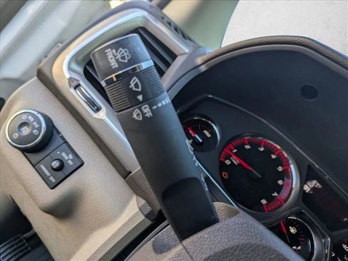 Used 2014 GMC Acadia Denali image 9