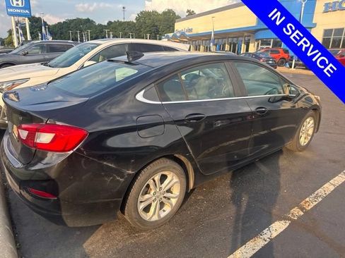 Used 2019 Chevrolet Cruze LT FWD image 4