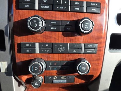 Used 2010 Ford F150 Lariat image 19