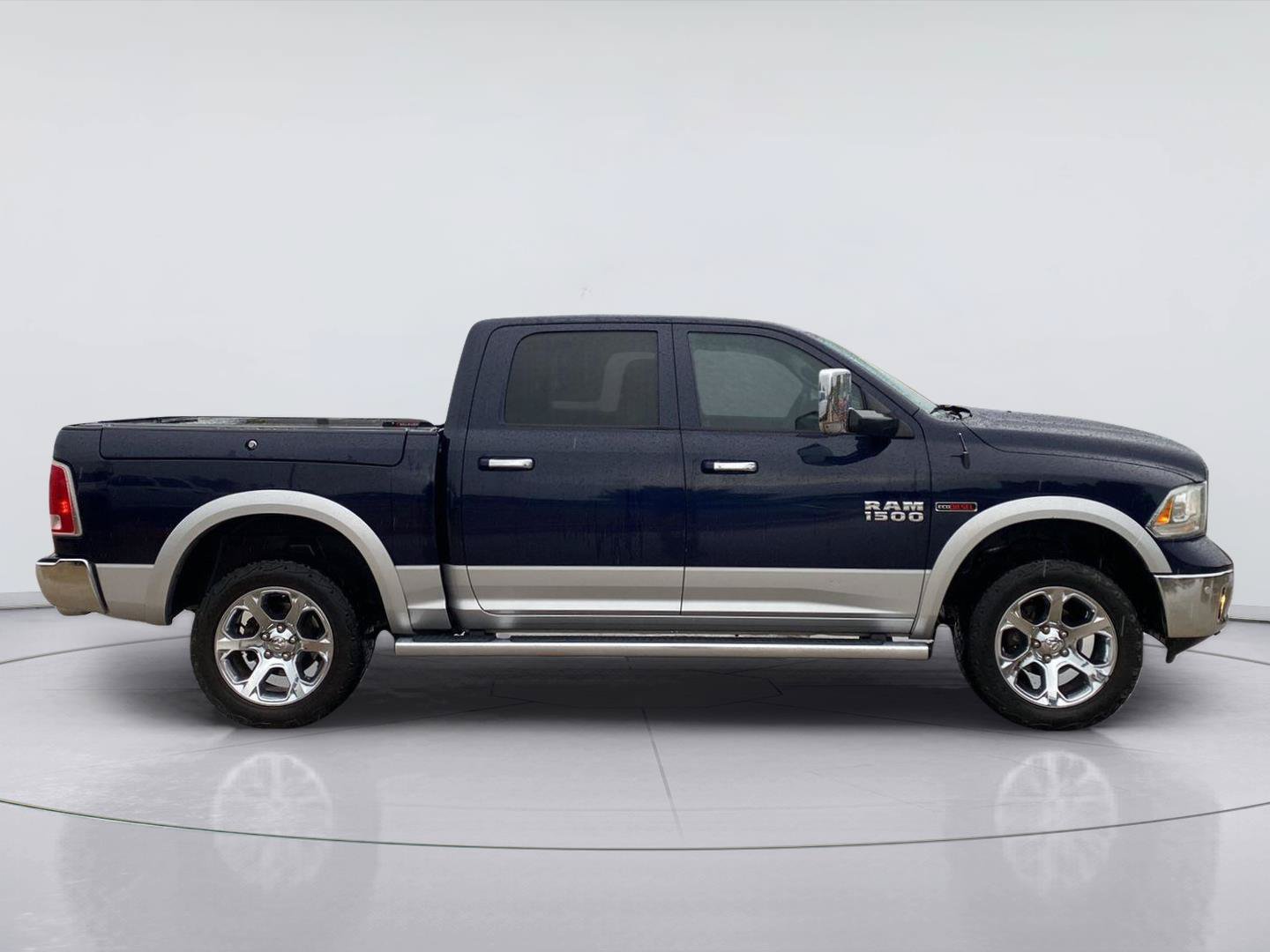 Used 2016 RAM 1500 Laramie w/ Convenience Group AWD/4WD image 6