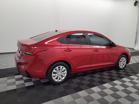 Used 2022 Hyundai Accent SE w/ Cargo Package FWD image 10