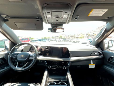 New 2025 Chevrolet Suburban Premier image 10