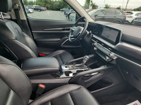 Used 2023 Kia Telluride S FWD image 25