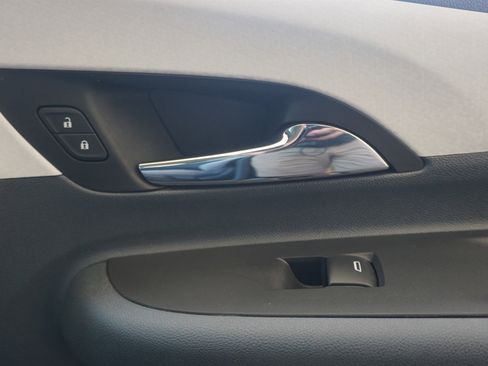 Used 2020 Chevrolet Bolt LT image 21