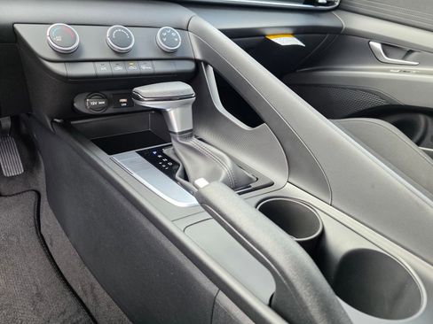 New 2026 Hyundai Elantra SE image 26