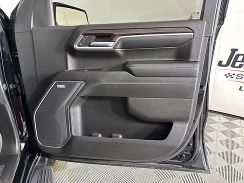 Used 2023 GMC Sierra 1500 SLT w/ SLT Premium Package AWD/4WD image 30