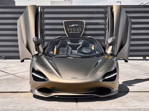 Used 2025 McLaren 750S Spider RWD image 23