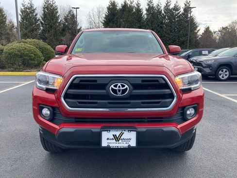 Used 2016 Toyota Tacoma SR5 w/ SR5 Appearance Package (SN) image 14