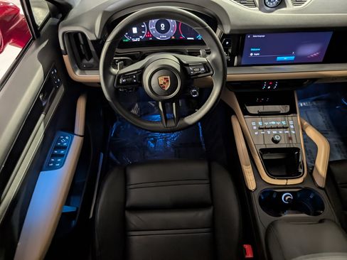 Certified 2024 Porsche Cayenne S AWD/4WD image 6