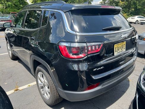 Used 2025 Jeep Compass Latitude w/ Sun & Sound Group AWD/4WD image 6