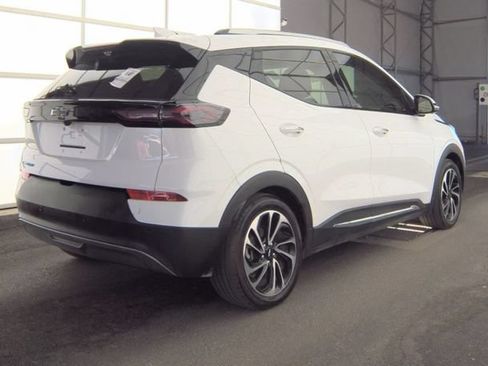 Used 2023 Chevrolet Bolt EUV Premier w/ Sun & Sound Package FWD image 4