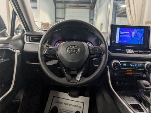 Used 2024 Toyota RAV4 XLE AWD/4WD image 12