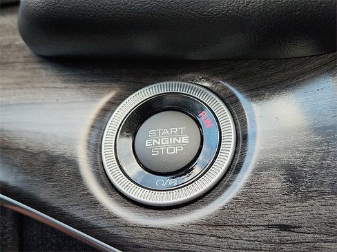 Used 2023 Jeep Grand Cherokee L Overland image 20