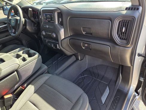 Used 2024 Chevrolet Silverado 1500 Custom image 16