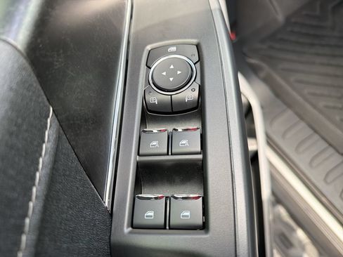 Used 2025 Ford F150 Lightning XLT AWD/4WD image 17